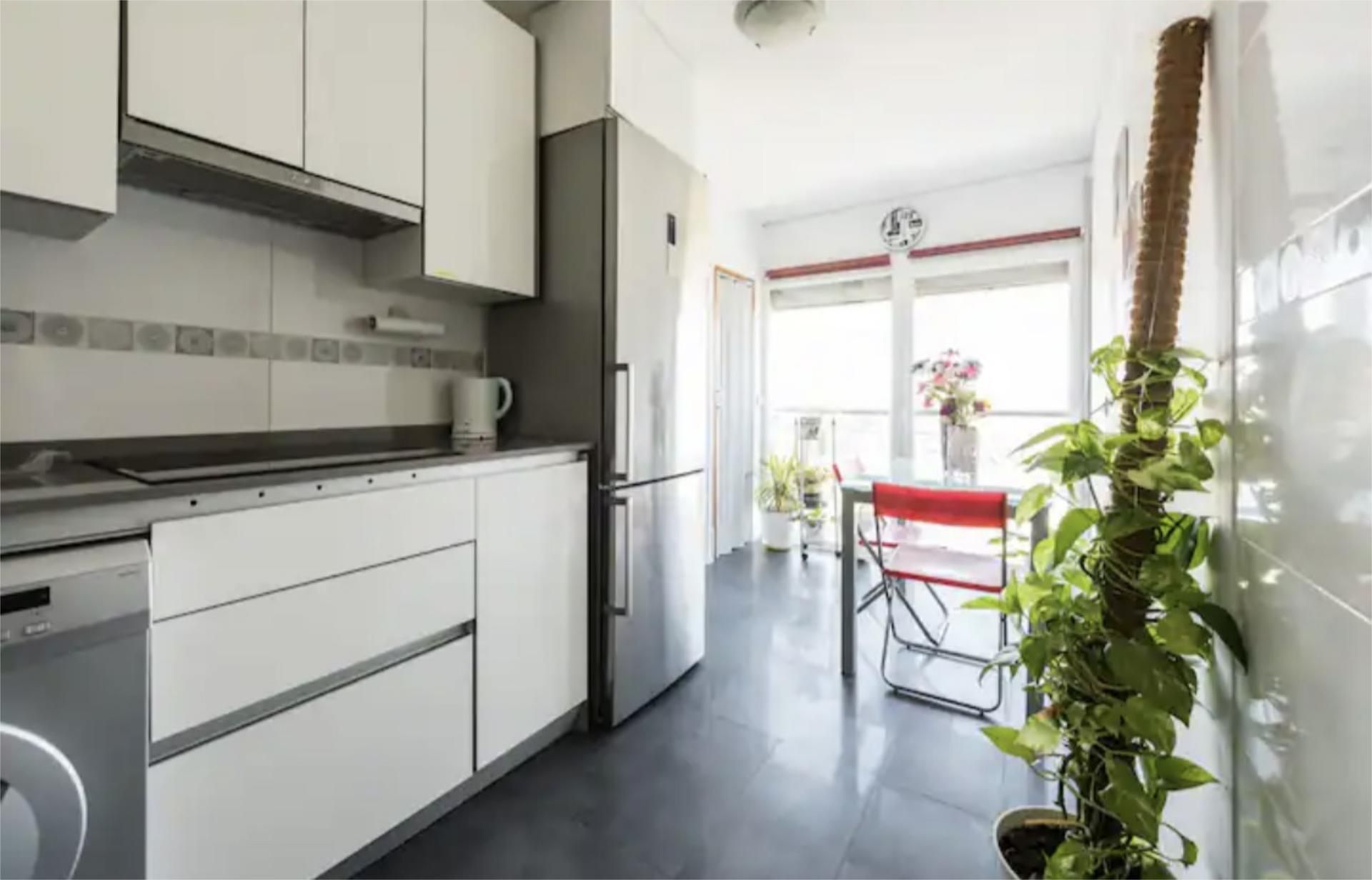 Kitchen of Apartment for share in  Madrid Capital  with Air Conditioner, Heating and Parquet flooring