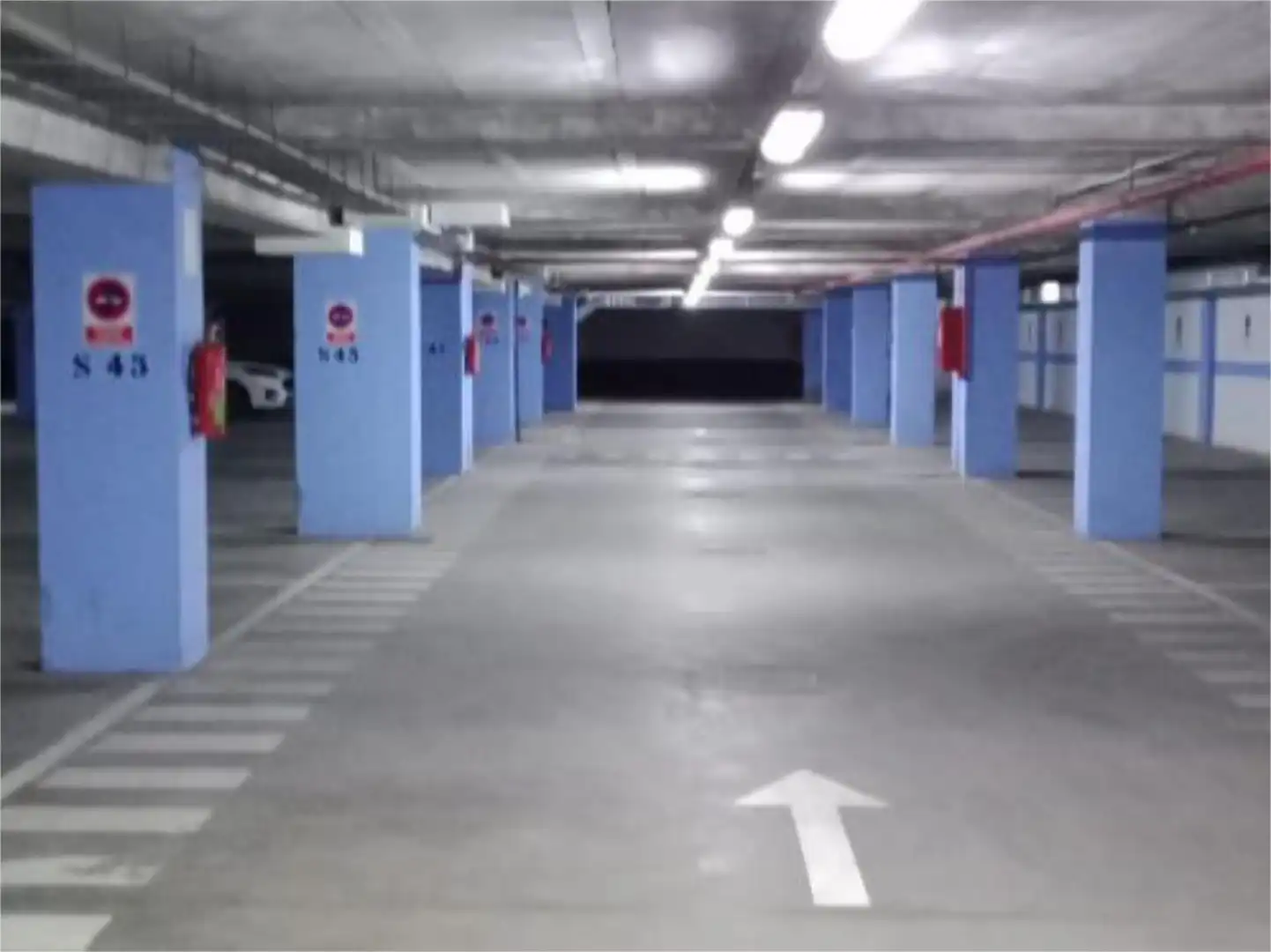 Parkplatz von Garage zur Miete in Vera