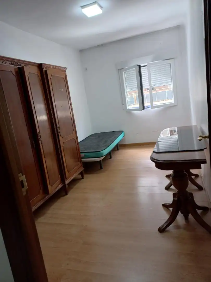 Habitación en Calle Alondra, 51, Vista Alegre Habitación de Piso para compartir en Madrid Capital