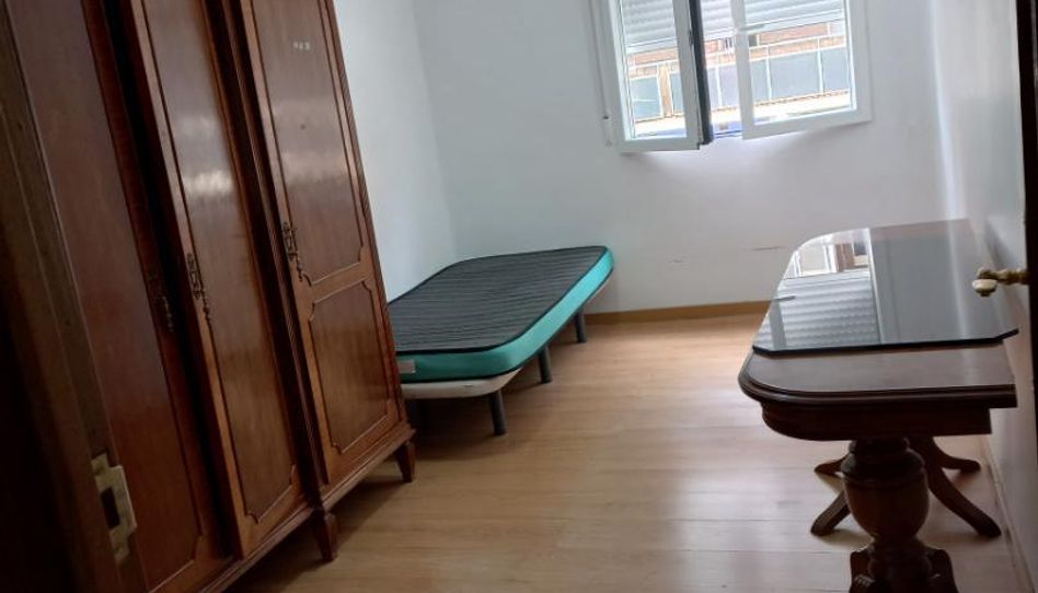 Habitación en Calle Alondra, 51, Vista Alegre, Madrid Capital - imagen 1 Foto 1 de Habitación en Calle Alondra, 51, Vista Alegre, Madrid Capital