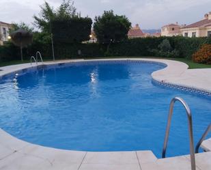 Piscina de Casa adosada en venda en Alhaurín de la Torre amb Aire condicionat i Piscina