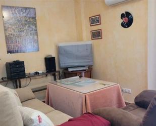 Living room of Flat for sale in Cazorla  with Air Conditioner and Balcony