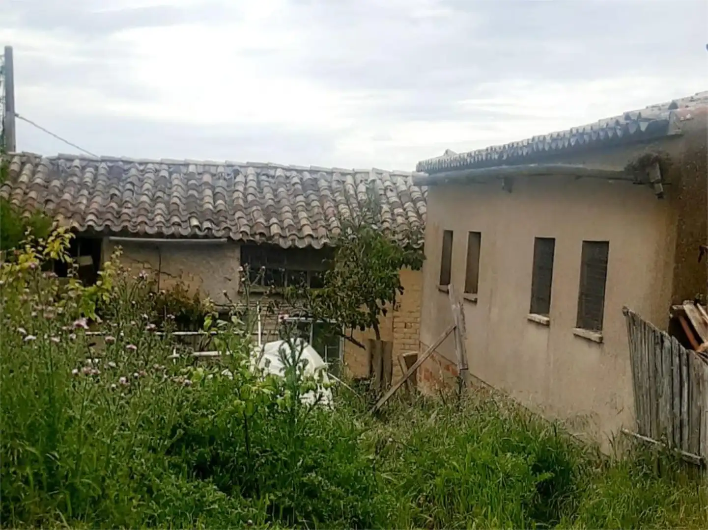 Vista exterior de Finca rústica en venta en Vezdemarbán