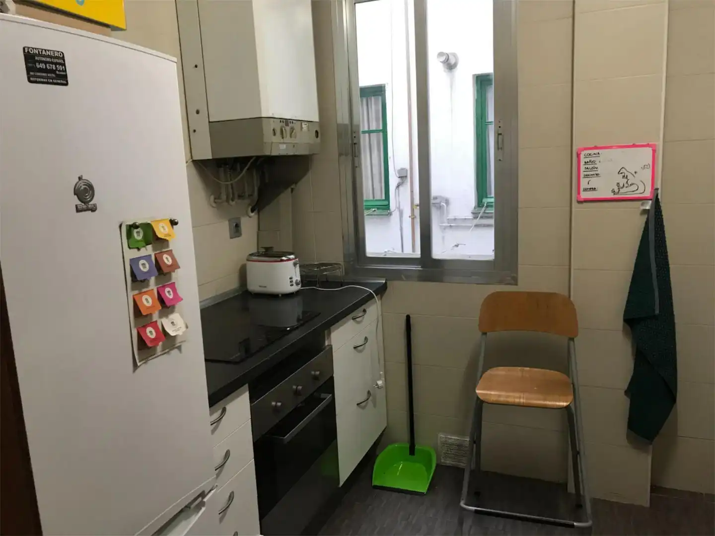 Cuina de Pis per a compartir en Madrid amb Calefacció i Moblat