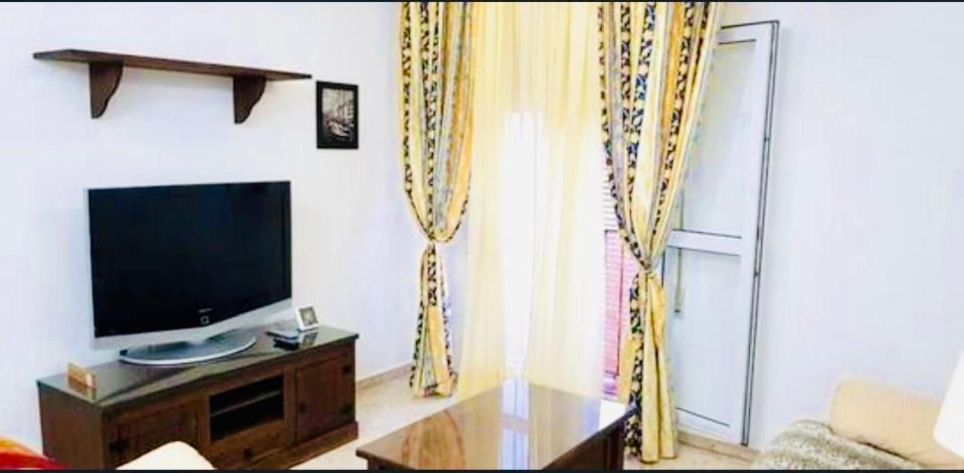 Sala d'estar de Pis en venda en La Línea de la Concepción amb Moblat, Forn i Rentadora