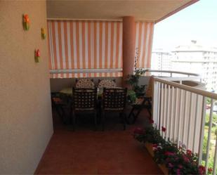 Terrassa de Apartament de lloguer en La Manga del Mar Menor amb Terrassa i Piscina