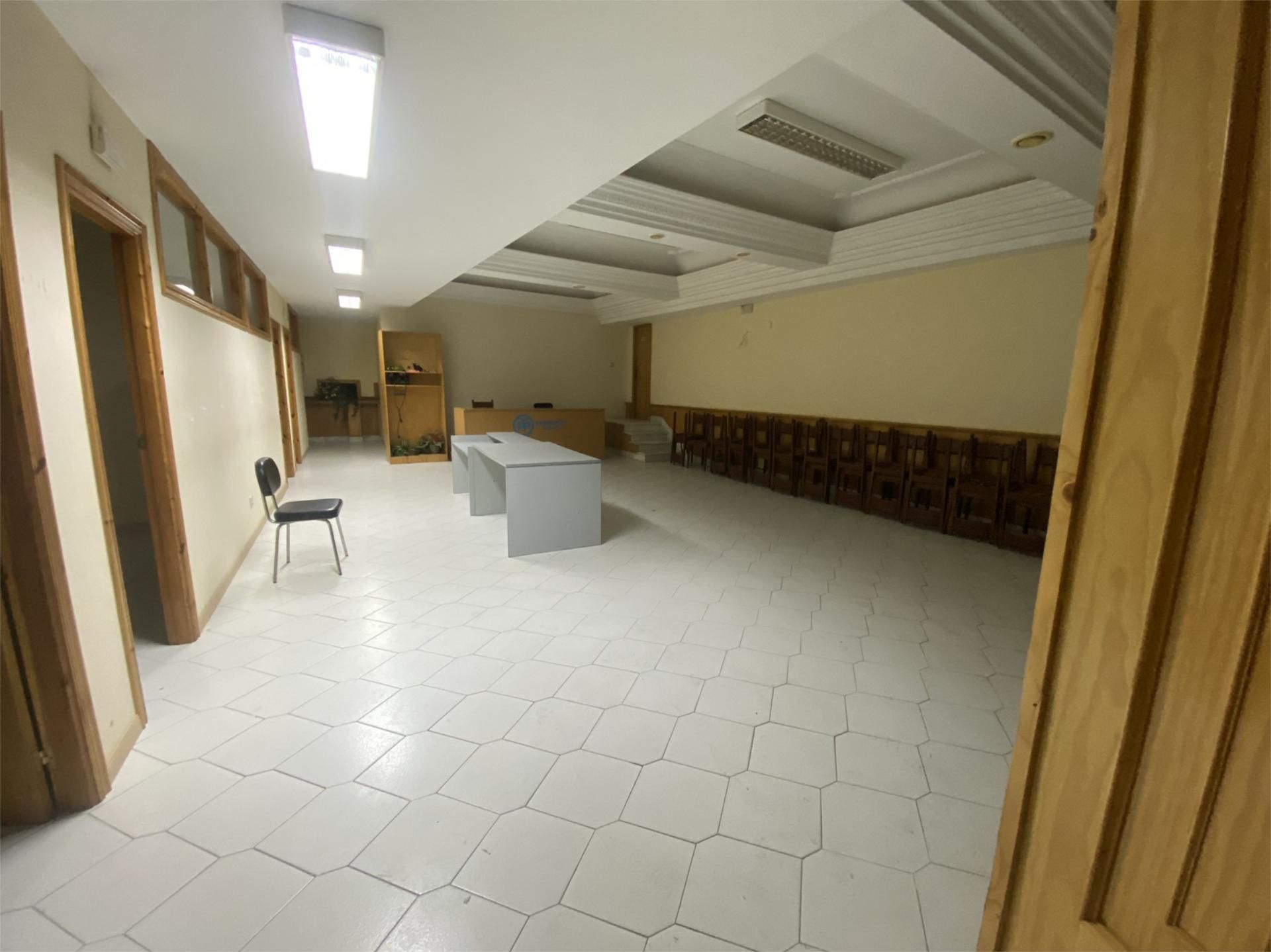 Premises to rent in Ribeira  with Air Conditioner