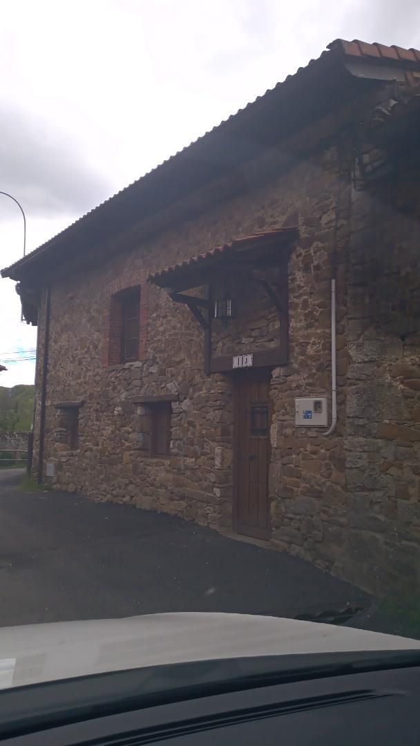 Exterior view of Single-family semi-detached for sale in Matallana de Torío  with Terrace