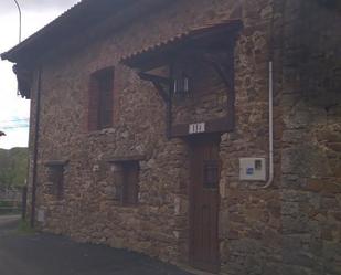 Vista exterior de Casa adosada en venda en Matallana de Torío amb Terrassa