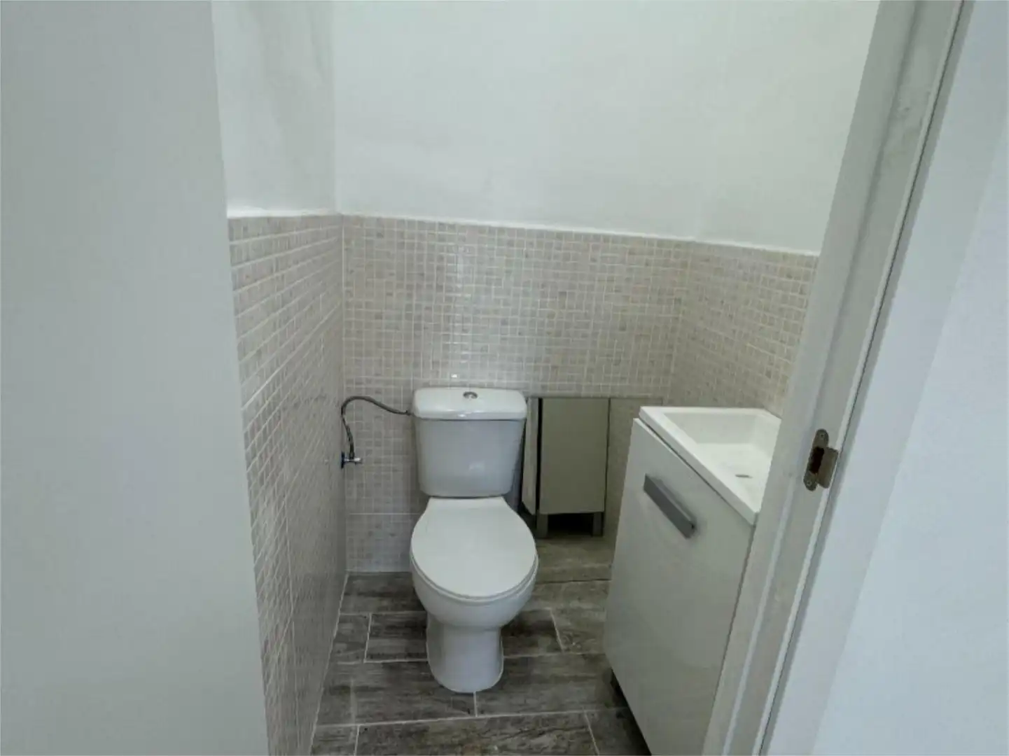 Local de alquiler en Avenida Oceanía, 5, La Granja - La Colina - Los Pastores Baño de Local de alquiler en Algeciras