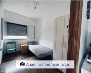 Bedroom of Flat for sale in  Madrid Capital  with Oven, Microwave and TV