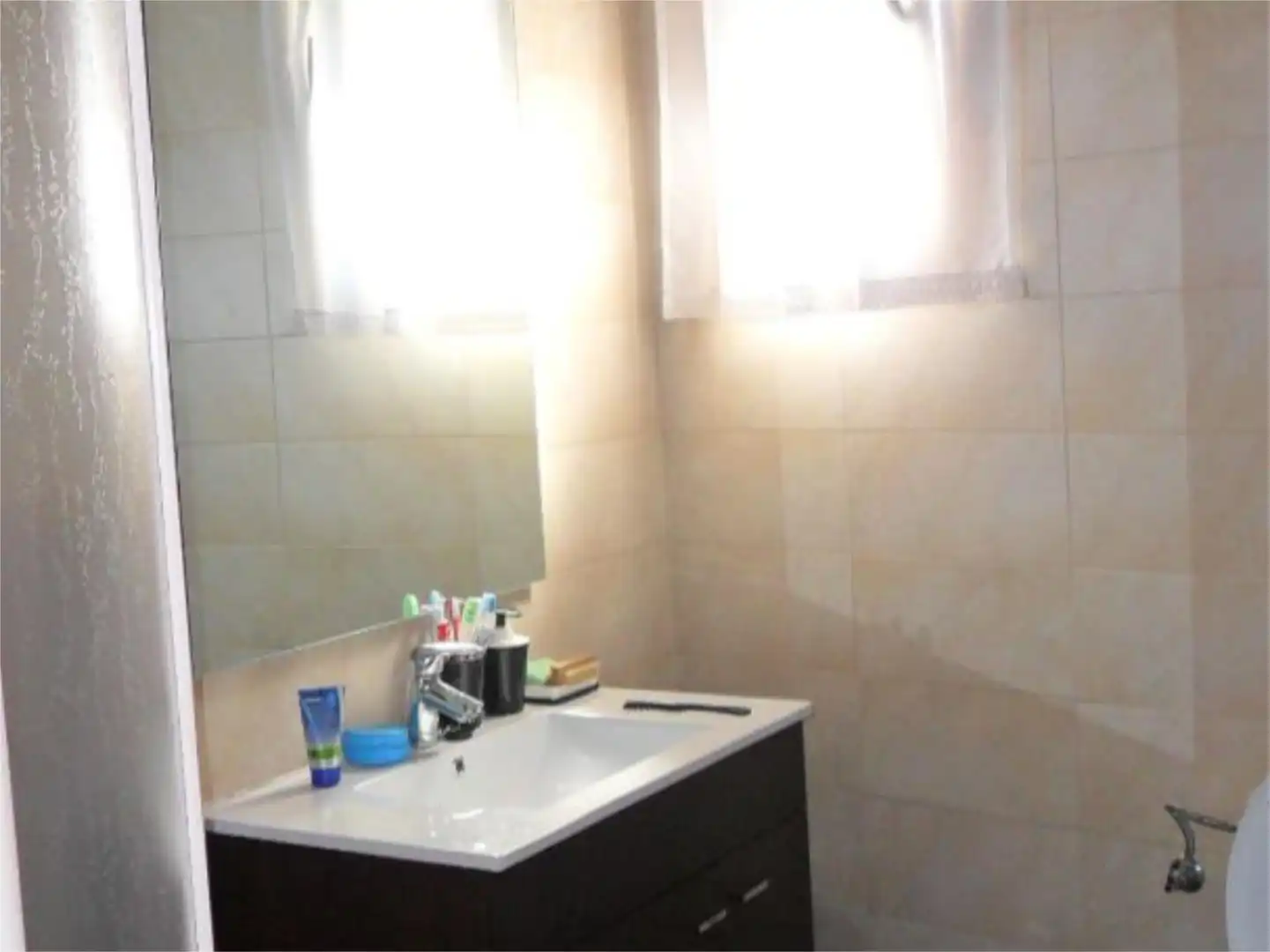 Piso en venta en Barrio Alto Ribadelago, 144, Galende Baño de Piso en venta en Galende con Jardín privado y Amueblado