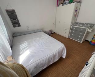 Bedroom of Flat for sale in Cáceres Capital  with Air Conditioner, Furnished and Community parking