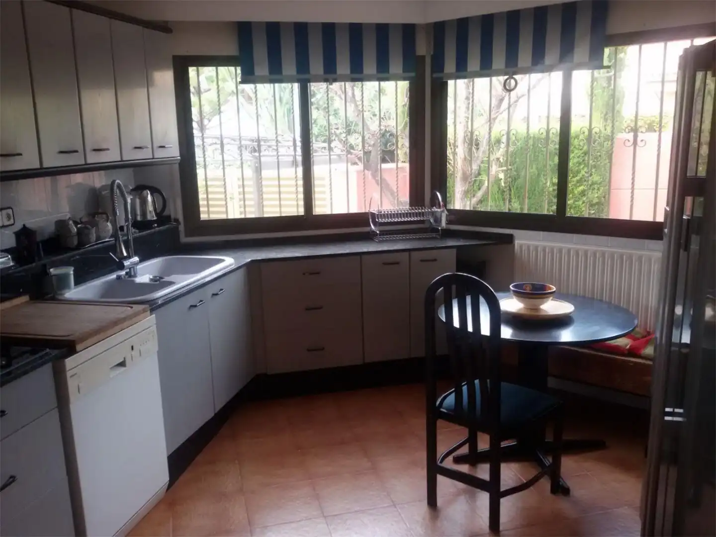 Houses for sale in Carrer Montecarlo, 18, Vilafortuny Kitchen of Houses for sale in Cambrils with Air Conditioner, Terrace and Swimming Pool