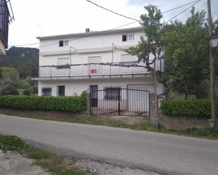 Vista exterior de Casa o xalet en venda en Riópar amb Calefacció, Jardí privat i Traster