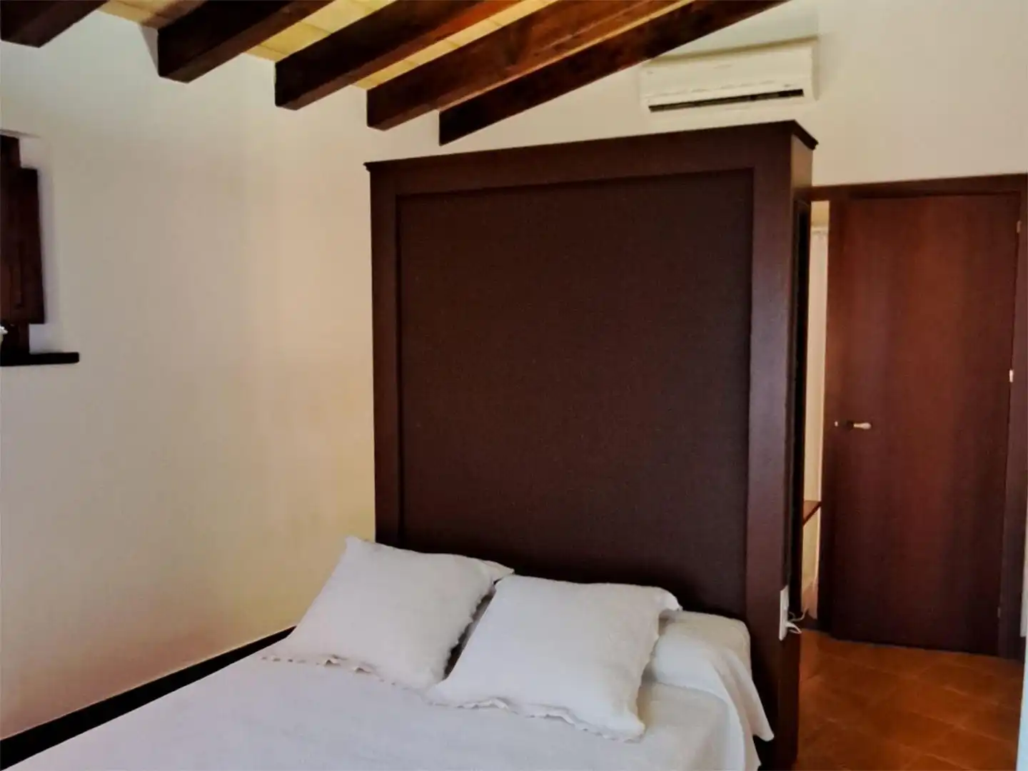 Casa adosada en venta en Carrer Comtes D'empúries, 9, Castelló d'Empúries Habitación de Casa adosada en venta en Castelló d'Empúries con Aire acondicionado, Terraza y Balcón
