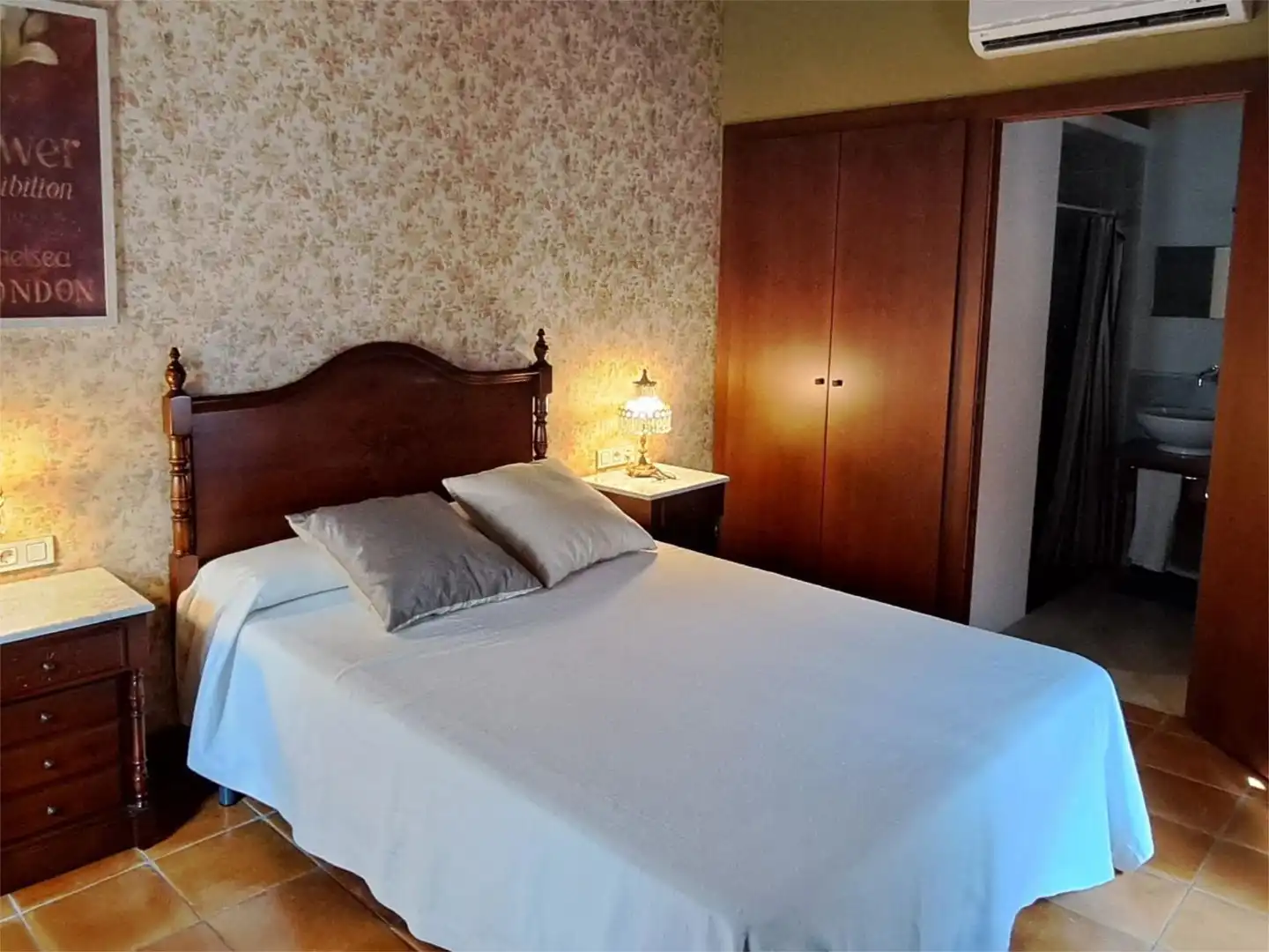 Casa adosada en venta en Carrer Comtes D'empúries, 9, Castelló d'Empúries Habitación de Casa adosada en venta en Castelló d'Empúries con Aire acondicionado, Terraza y Balcón