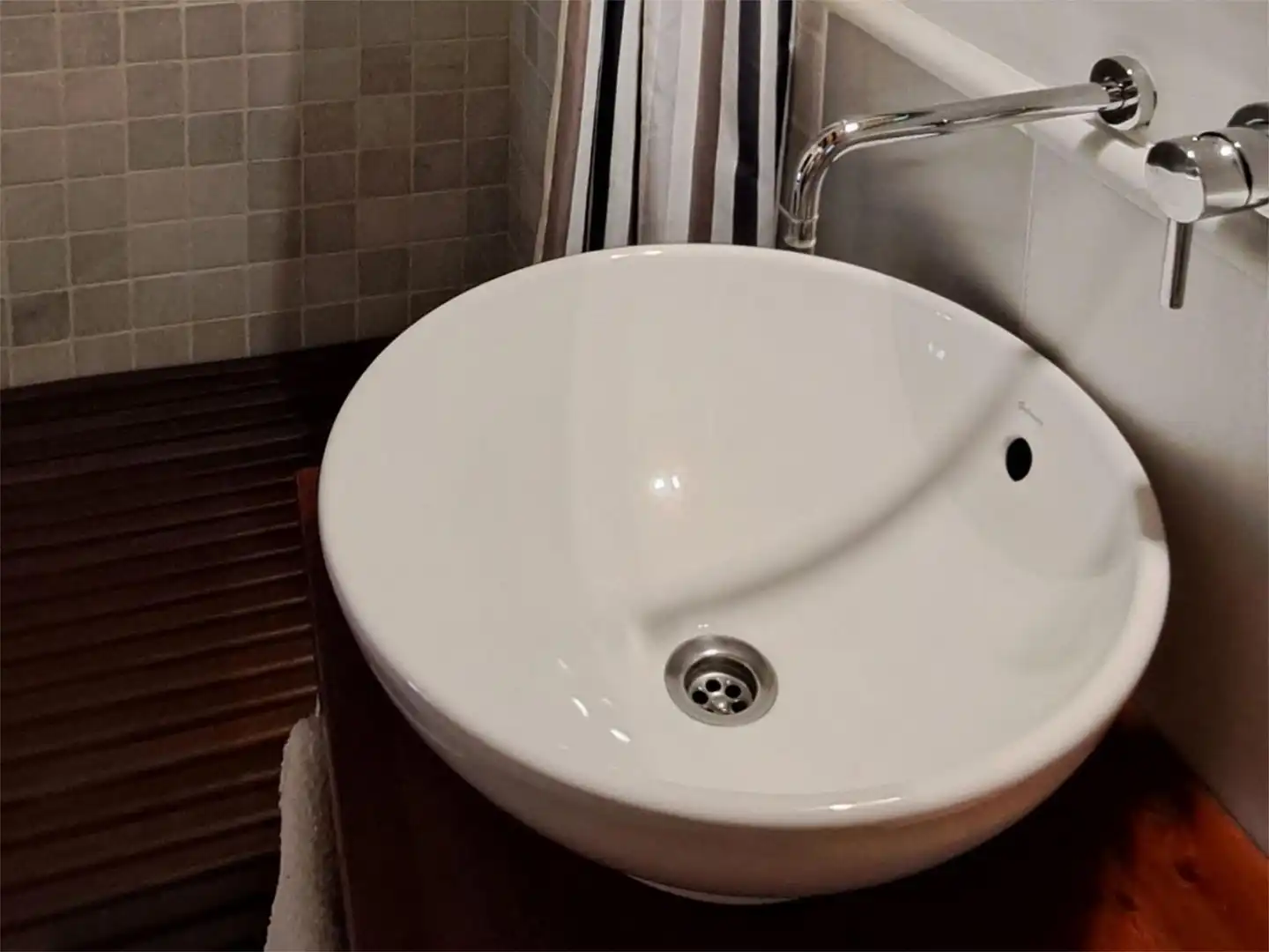 Casa adosada en venta en Carrer Comtes D'empúries, 9, Castelló d'Empúries Baño de Casa adosada en venta en Castelló d'Empúries con Aire acondicionado, Terraza y Balcón