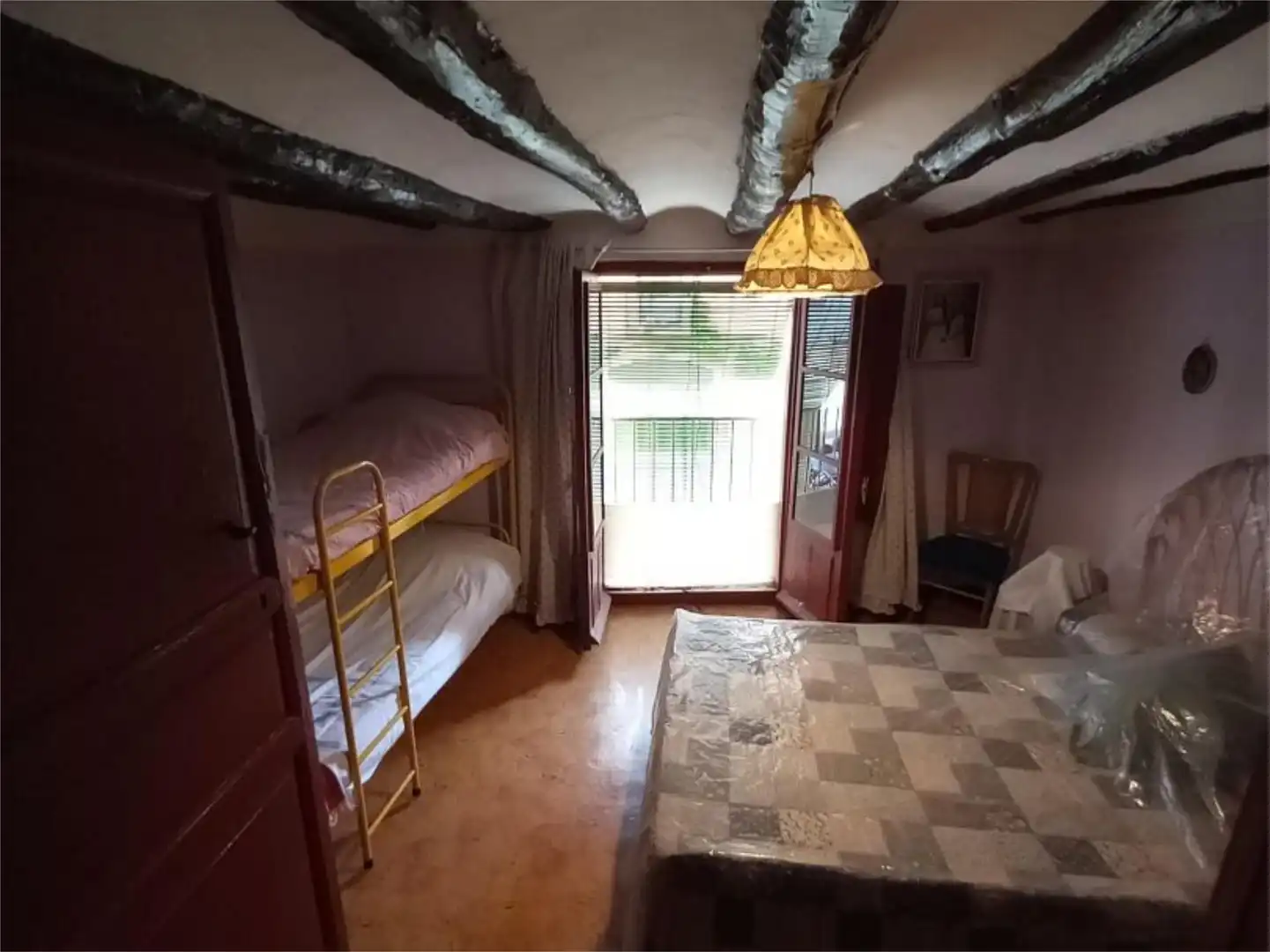 Habitación de Piso en venta en Novallas con Amueblado y Balcón