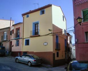 Vista exterior de Casa adosada en venda en Santa Cruz de Grío amb Balcó