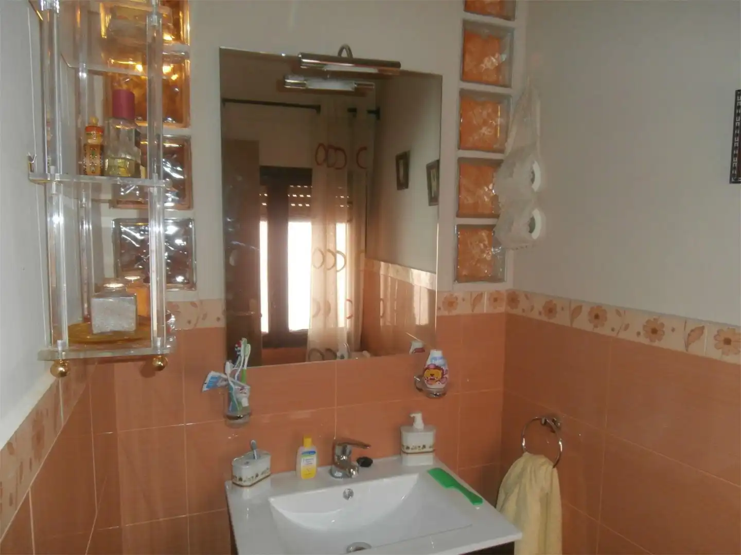 Bathroom of Detached homes for sale in Santa Cruz de Grío  with Balcony