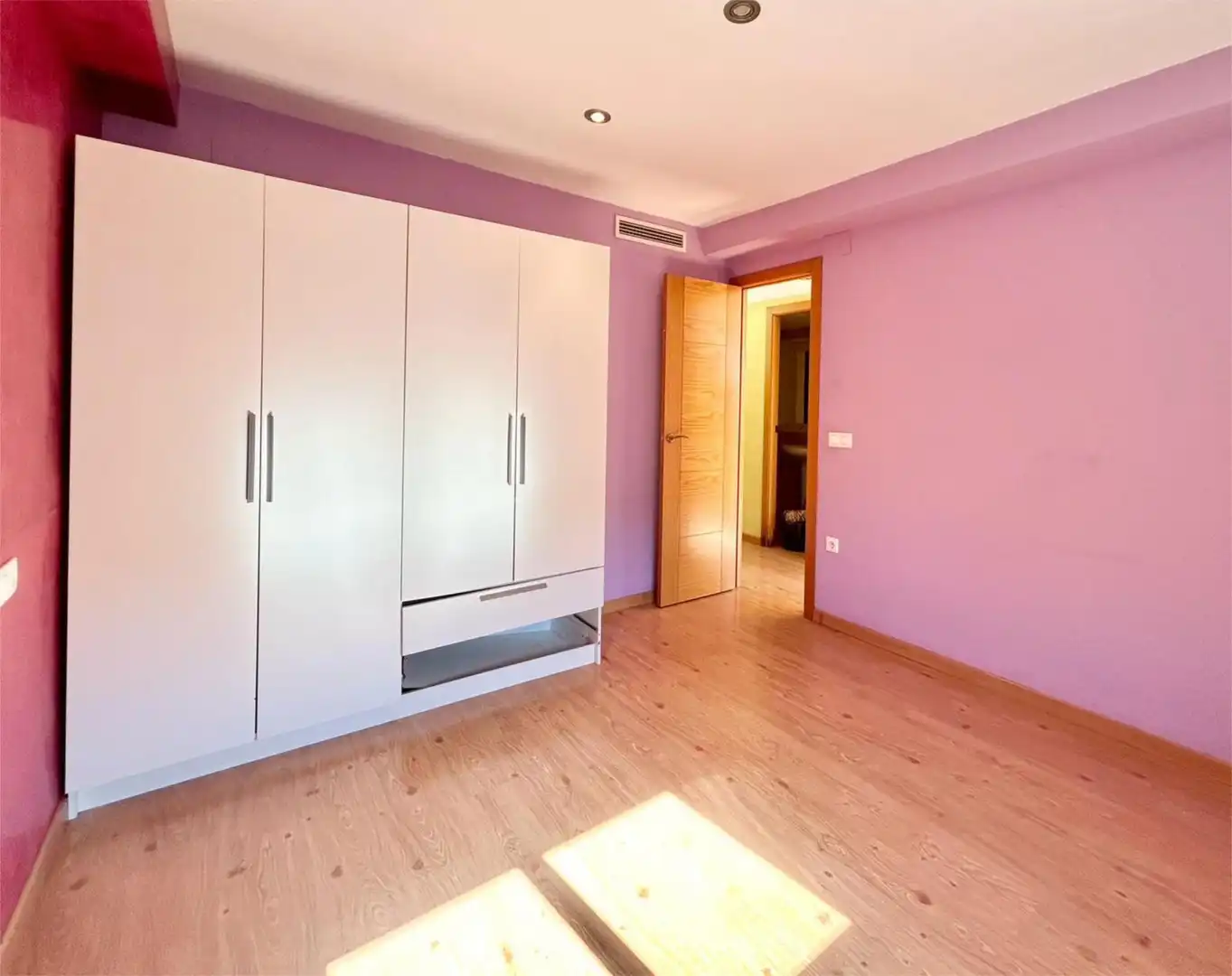 Flat for sale in Pasaje Aguilar de la Frontera, 5, Sector Sur Bedroom of Flat for sale in Córdoba Capital with Air Conditioner