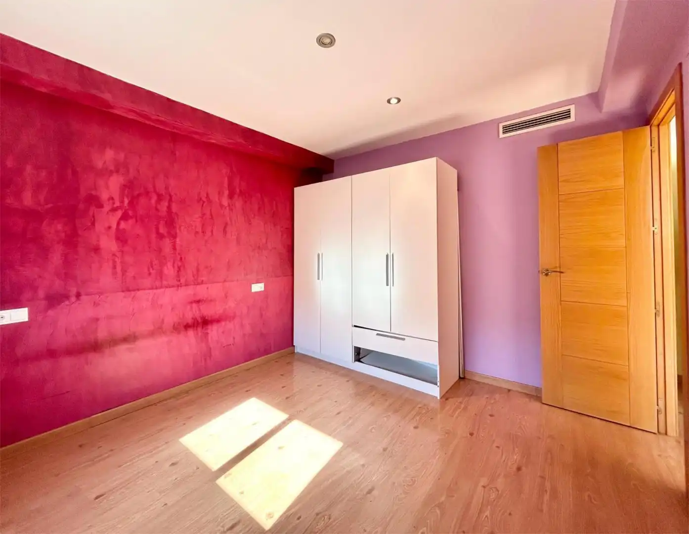 Flat for sale in Pasaje Aguilar de la Frontera, 5, Sector Sur Bedroom of Flat for sale in Córdoba Capital with Air Conditioner