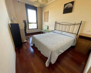 Bedroom of Flat to share in Burgos Capital  with Heating, Parquet flooring and Terrace