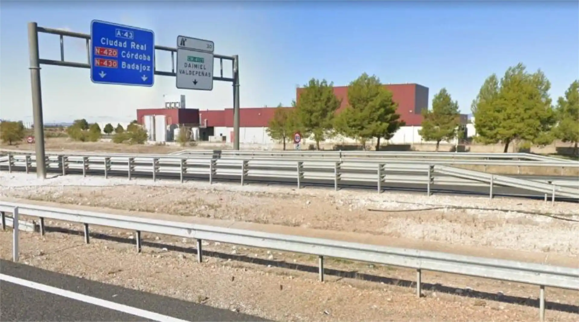 Fabrikhallen zum Verkauf in Avenida del Desarrollo, 45, Daimiel Außenansicht von Fabrikhallen zum Verkauf in Daimiel