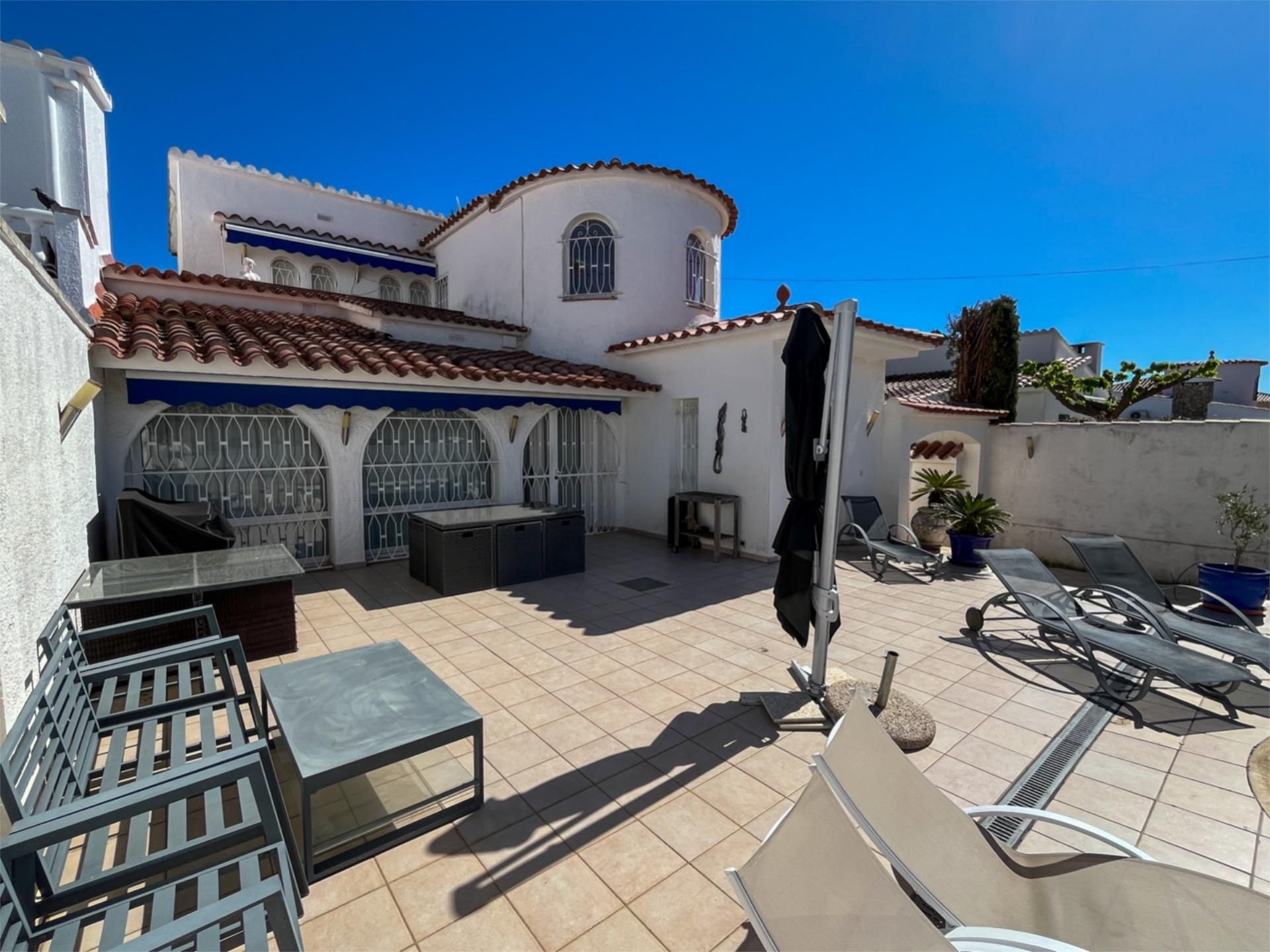 Terrassa de Casa o xalet en venda en Empuriabrava amb Aire condicionat, Terrassa i Piscina