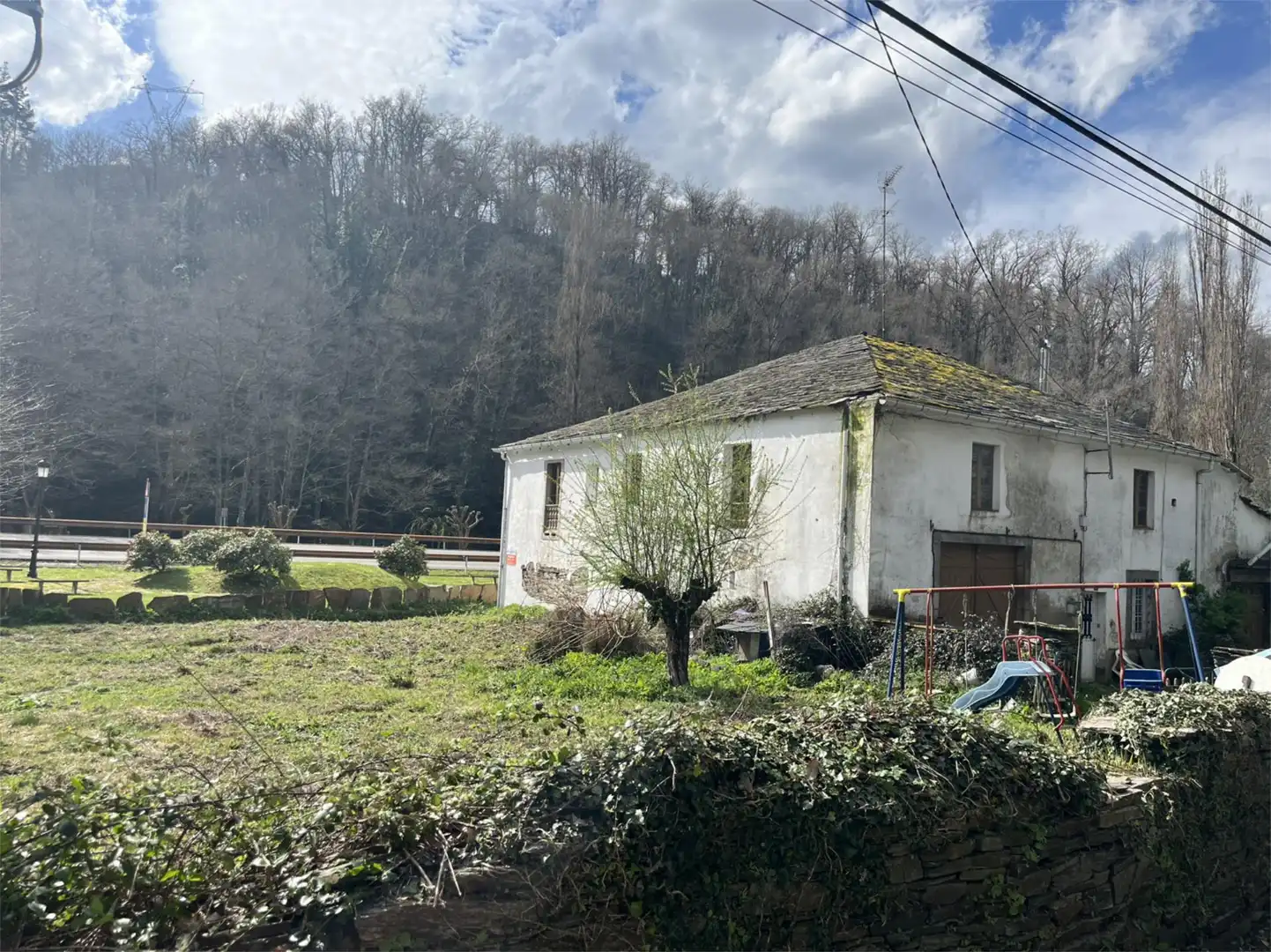 Planta baja de alquiler en Samos con Jardín privado, Terraza y Balcón