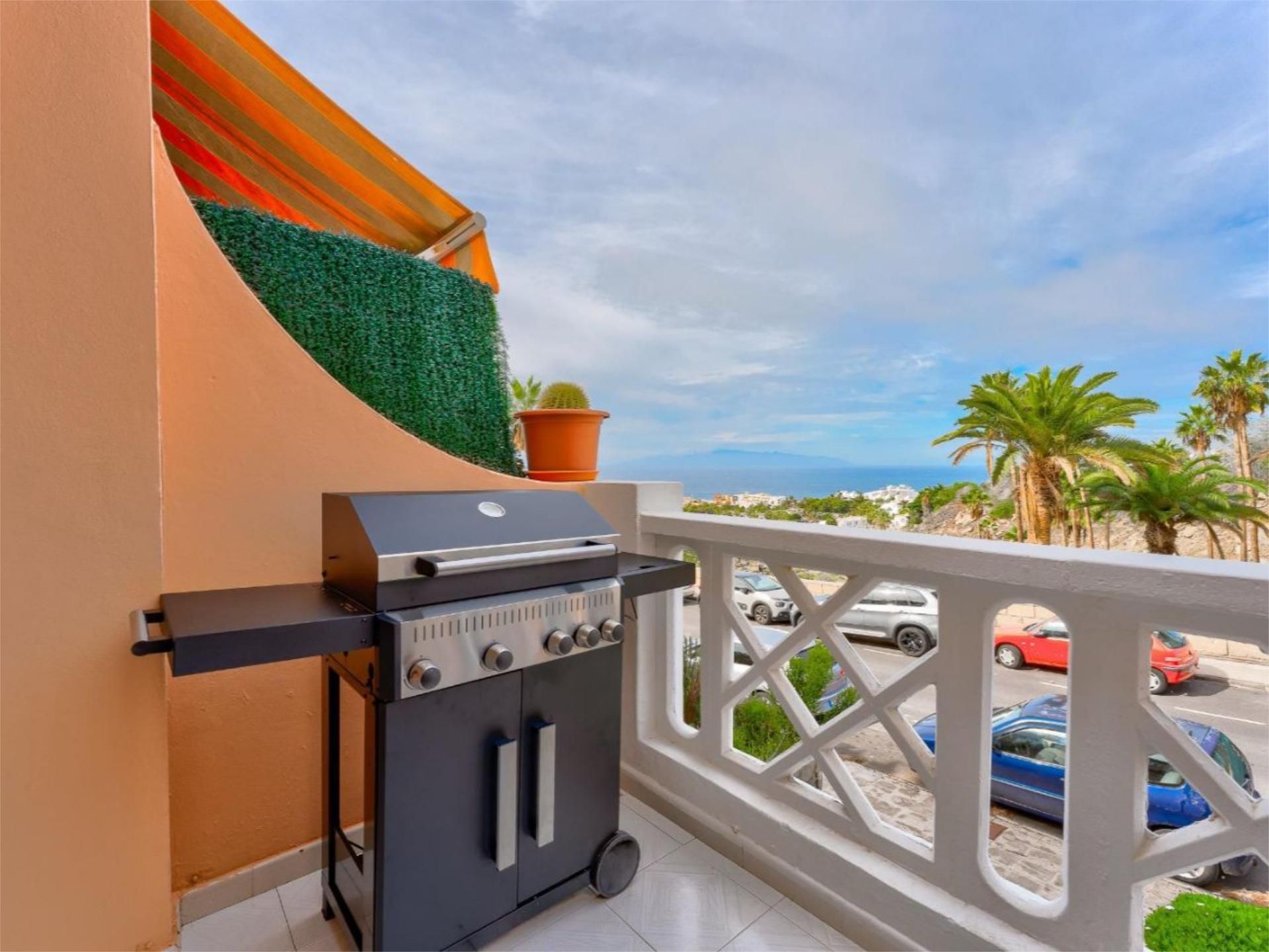 Exterior view of Flat for sale in Adeje  with Terrace, Swimming Pool and Balcony