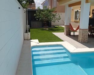 Piscina de Casa o xalet en venda en Alcalá de Guadaira amb Aire condicionat, Terrassa i Piscina