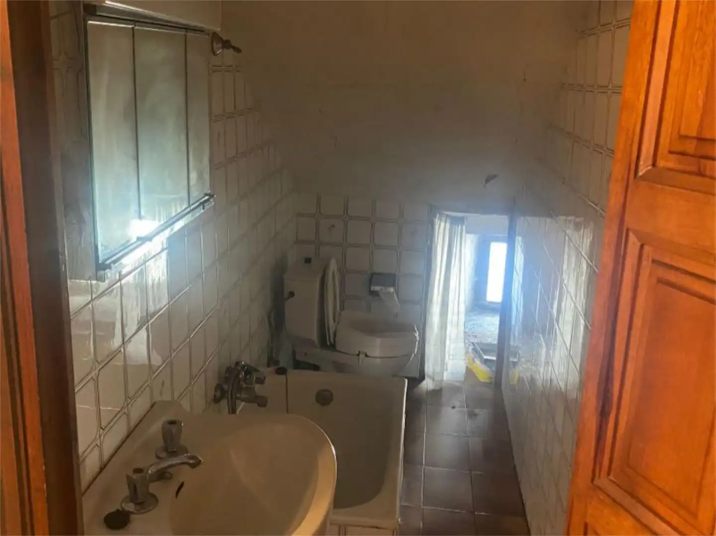 Einfamilien-Reihenhaus zum Verkauf in Calle Mayor, 30, Cerezo de Río Tirón Badezimmer von Einfamilien-Reihenhaus zum Verkauf in Cerezo de Río Tirón mit Balkon