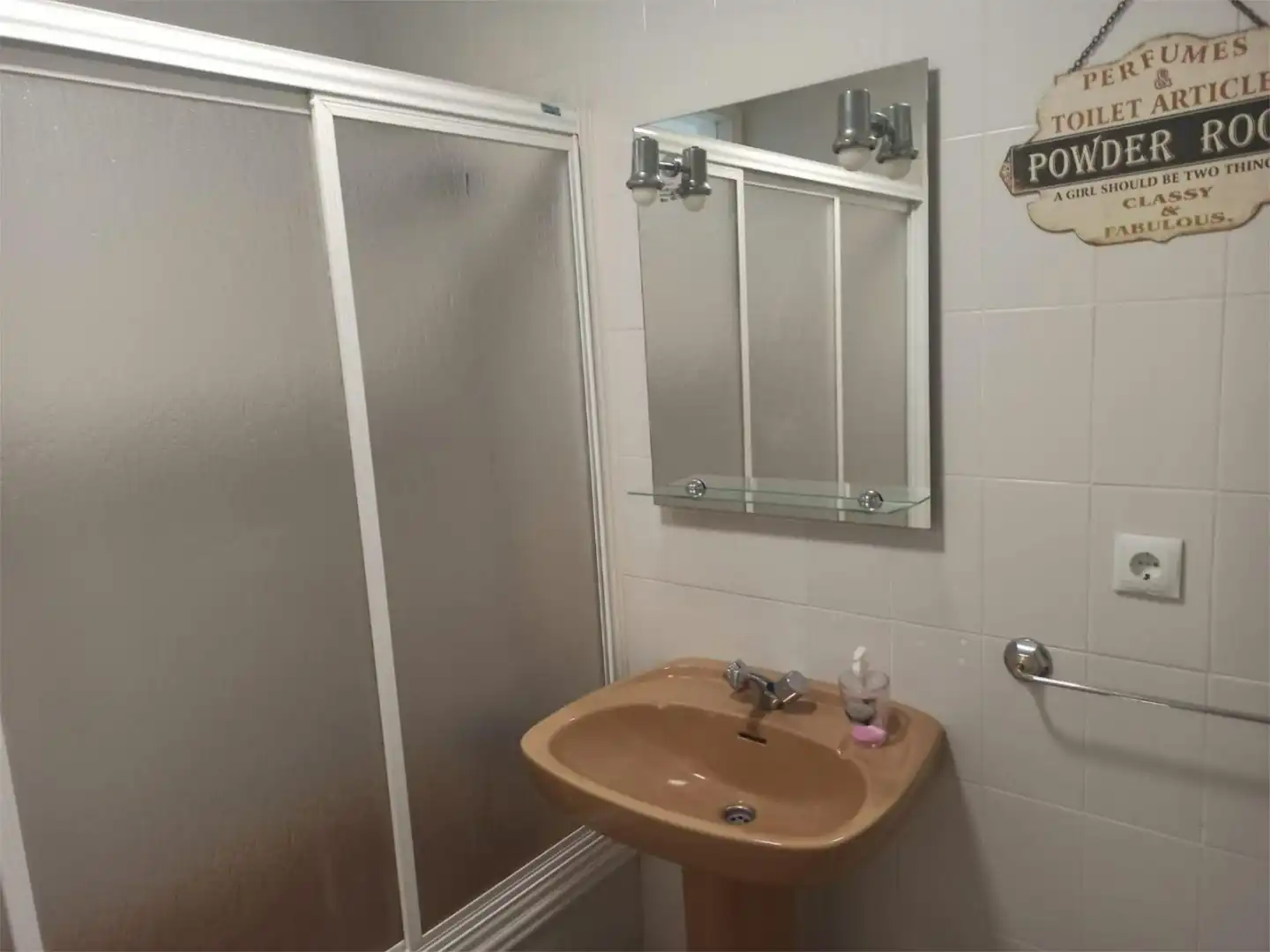 Flat for sale in Calle San Isidro, 23, Los Barrios Bathroom of Flat for sale in Los Barrios with Air Conditioner and Terrace