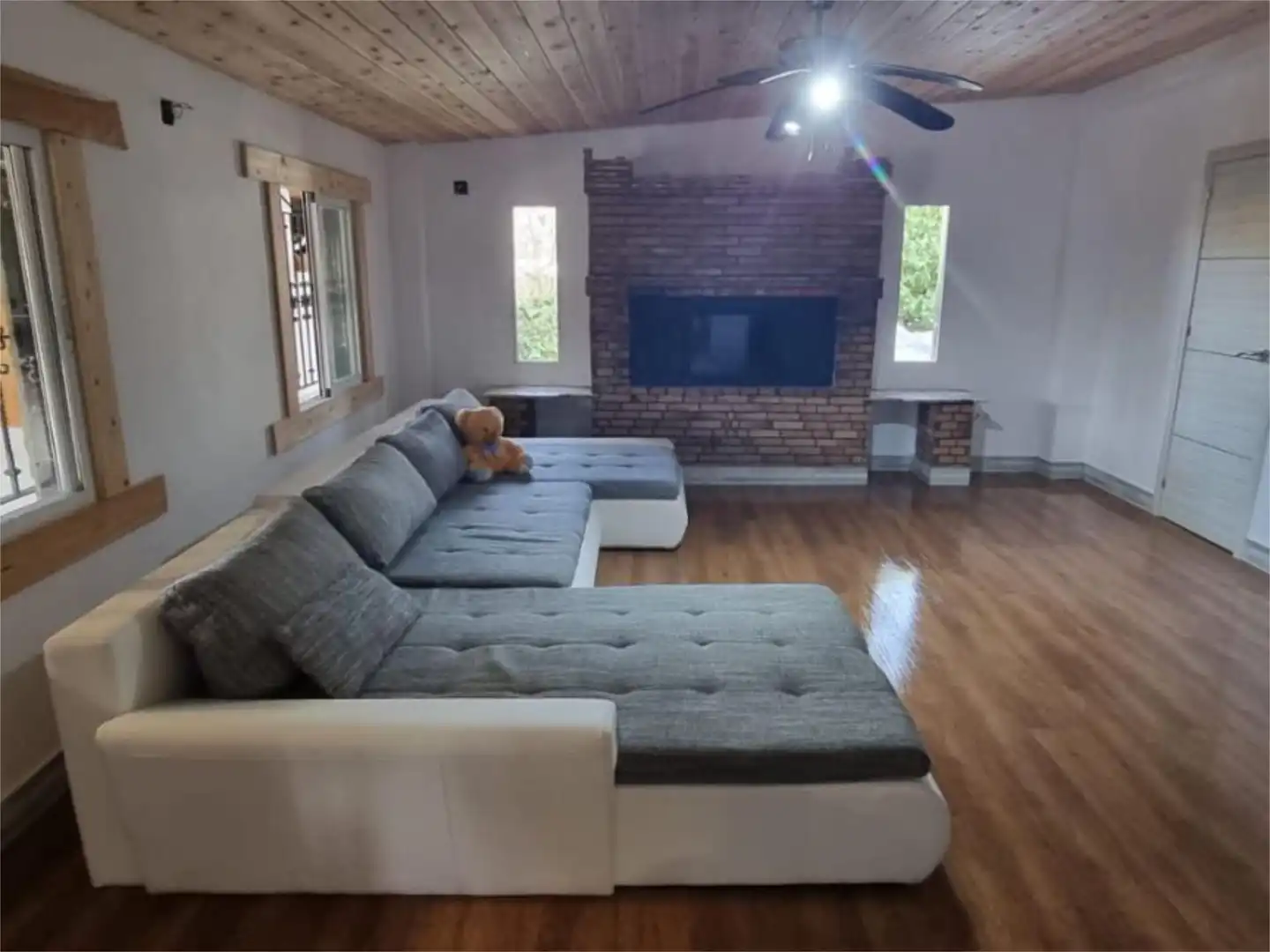 Houses for sale in Calle Matutano, 15, Macastre Living room of Houses for sale in Macastre with Air Conditioner, Private garden and Parquet flooring