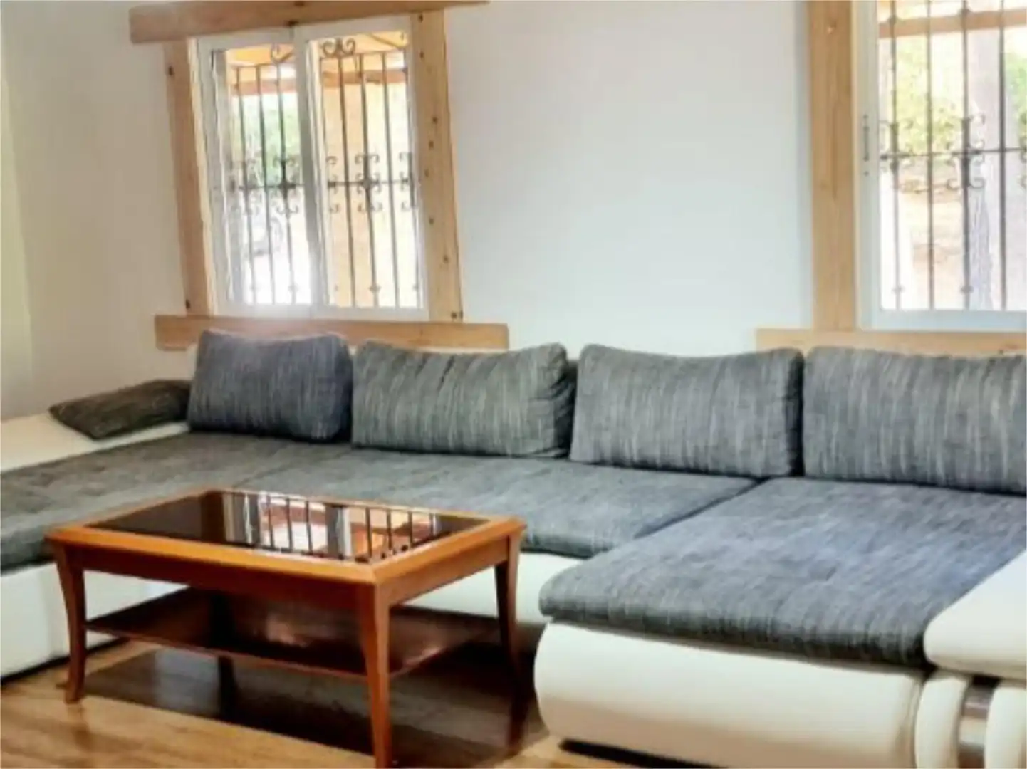 Houses for sale in Calle Matutano, 15, Macastre Living room of Houses for sale in Macastre with Air Conditioner, Private garden and Parquet flooring