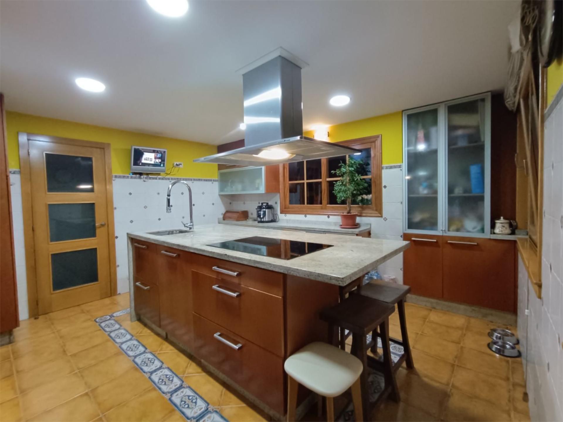 Cuina de Dúplex en venda en A Coruña Capital  amb Calefacció i Parquet
