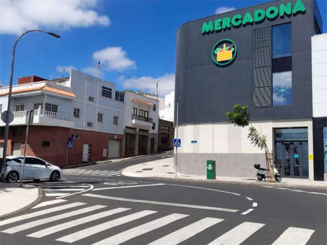 Terreno en Venta en Calle Manuel Lopez Ruiz, 22 en Villa Ascensión - El Perú - Cruz del Señor