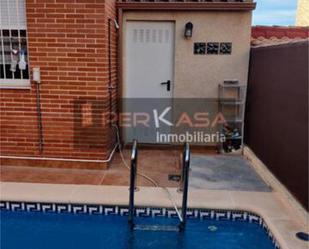 Single-family semi-detached to rent in Alberca