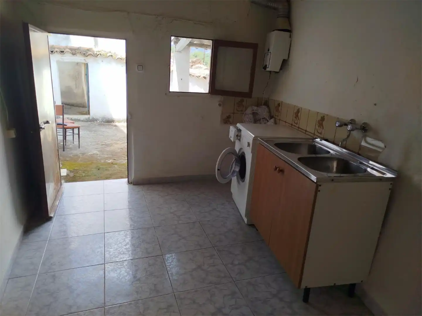 Cocina de Finca rústica en venta en Fuencaliente con Calefacción, Trastero y Amueblado