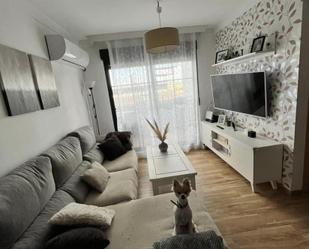 Sala d'estar de Pis en venda en Iznalloz amb Aire condicionat, Terrassa i Piscina