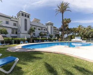 Jardí de Apartament de lloguer en Estepona