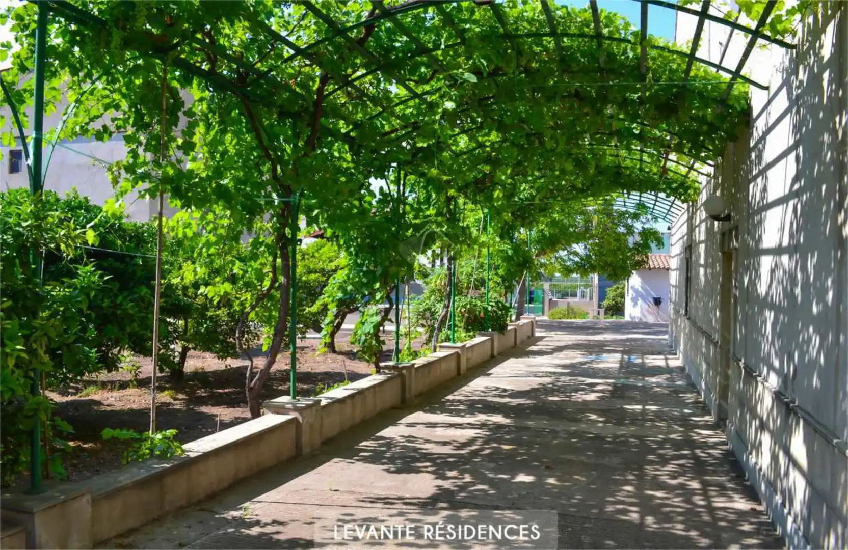 Pis en venda a Carrer d' Entre Pins, 22, Benicull de Xúquer Vista exterior de Pis en venda en Benicull de Xúquer amb Aire condicionat, Calefacció i Jardí privat