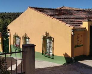 Exterior view of House or chalet for sale in Huétor de Santillán  with Terrace, Swimming Pool and Balcony