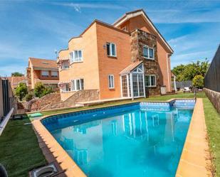 Swimming pool of Single-family semi-detached for sale in San Fernando de Henares  with Terrace and Swimming Pool