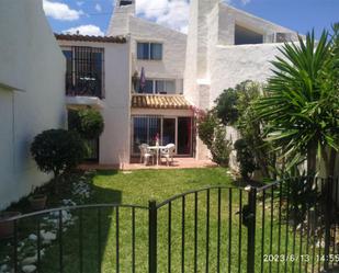 Jardí de Casa adosada en venda en Estepona amb Piscina i Balcó