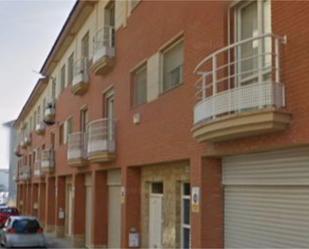 Vista exterior de Casa adosada en venda en Monzón amb Aire condicionat, Terrassa i Balcó