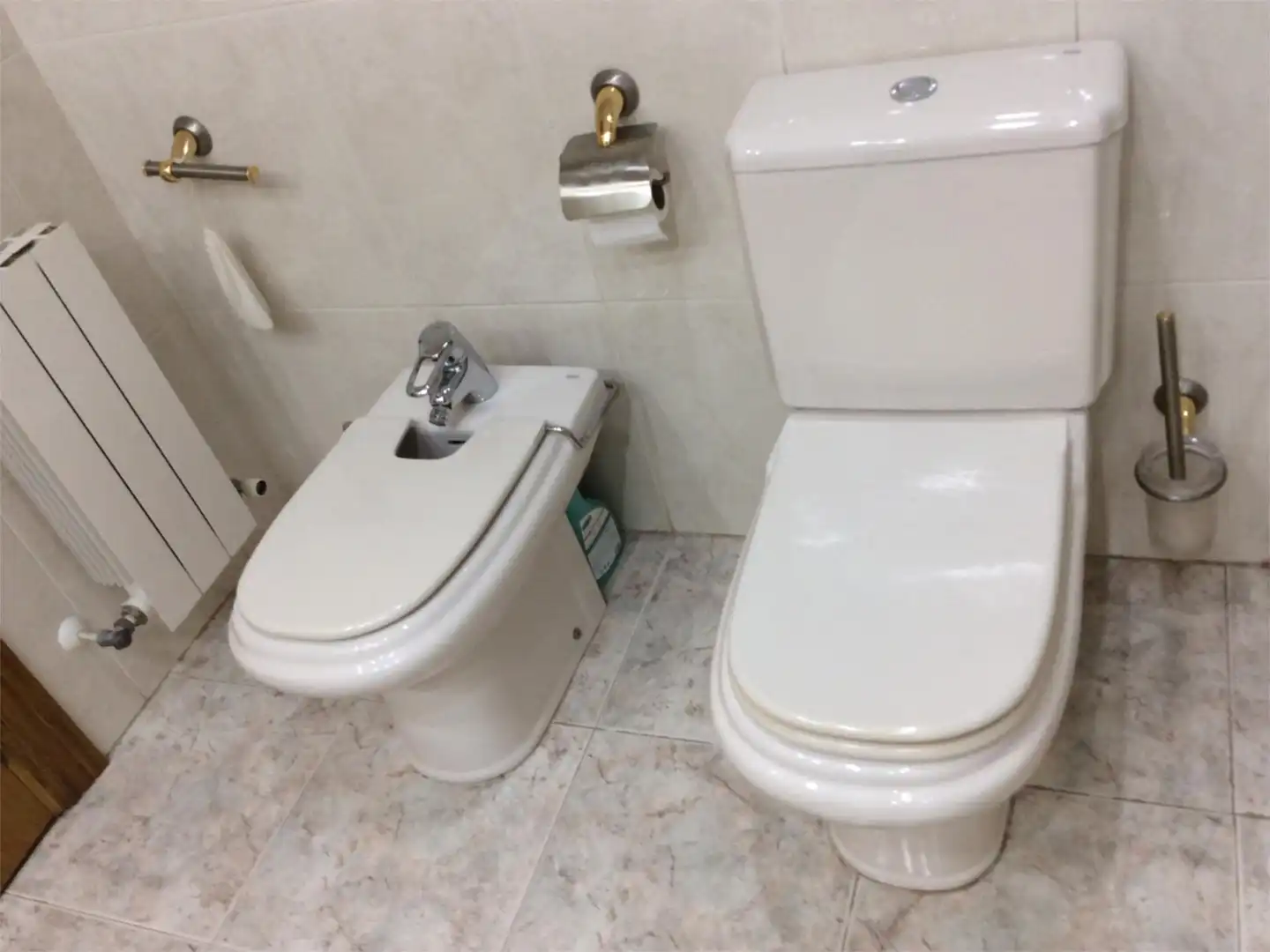 Bathroom of Detached homes for sale in Huesca  with Heating, Private garden and Parquet flooring