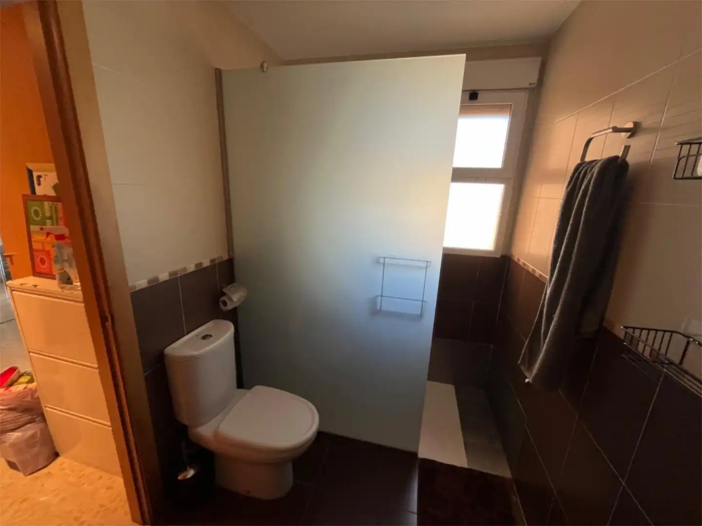 Flat for rent in Carrer les Neus, 56, Piles Bathroom of Flat for rent in Piles with Air Conditioner, Heating and Terrace